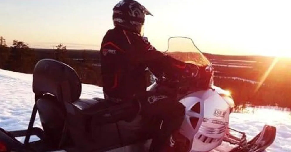 Turista sufrió fractura de tibia y peroné en ambas piernas al ser atropellado por una moto de nieve en el cerro Catedral