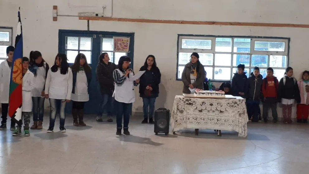 La escuela 154 de El Frutillar festejó su cumpleaños número 45