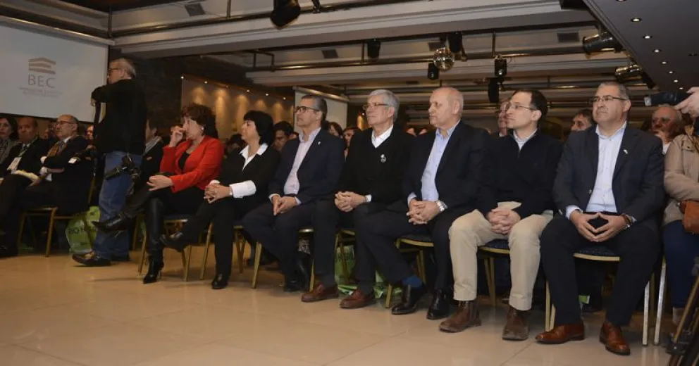 Autoridades argentinas y chilenas dialogan en Bariloche sobre la integración binacional