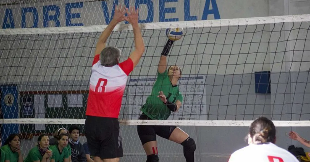 Comenzaron los cruces de la Liga Municipal de Vóley de Adultos
