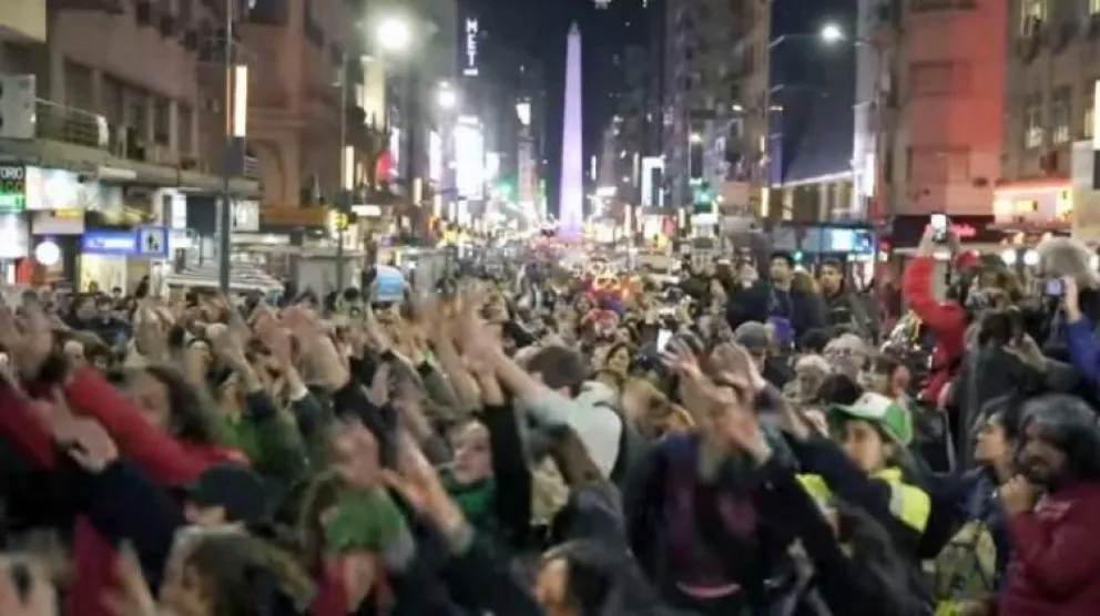 Convocan a bailar en el Centro Cívico al ritmo de “Macri ya fue, Vidal ya fue”