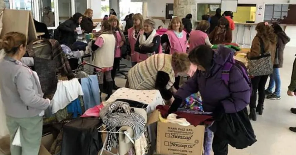 Invitan a una Feria Solidaria de Damas de Rosa