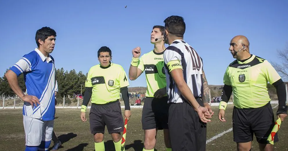 El Clausura no arranca y este fin de semana comienzan los octavos de Copa Bariloche
