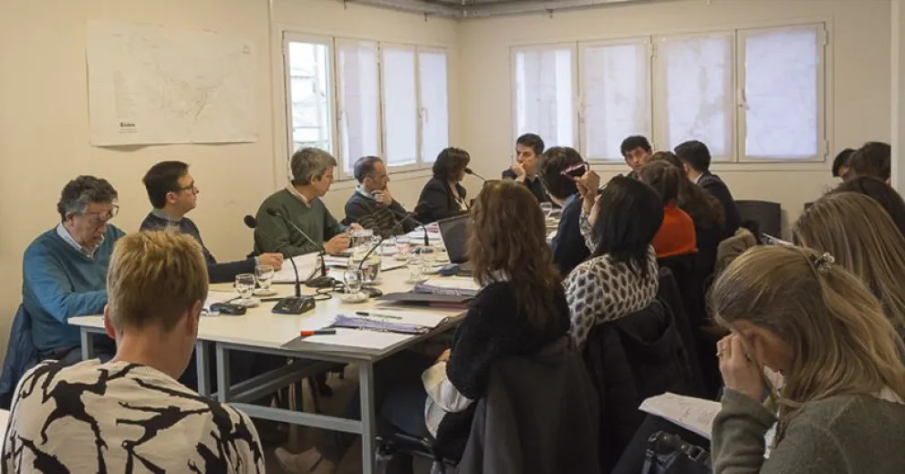 Las adicciones en los jóvenes, el tema de la Banca del Vecino