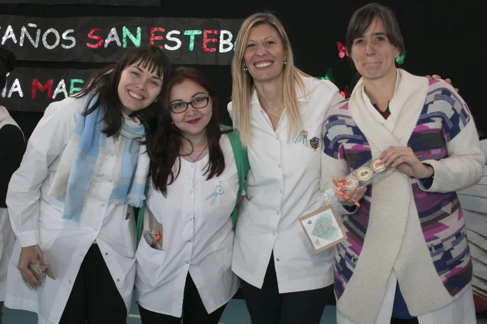 El San Esteban celebró su 35 aniversario y el Día del Maestro con reconocimientos, homenajes y danza