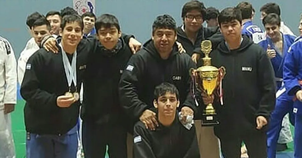 Exitosa participación de escuela barilochense en Chile