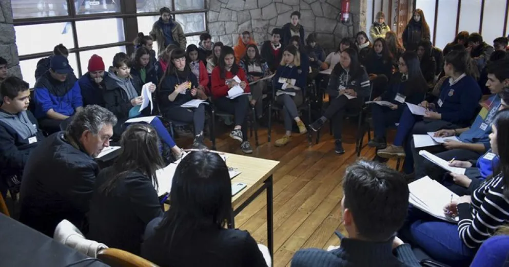 Estudiantes comenzaron a debatir sus proyectos en Concejal Por Un Día