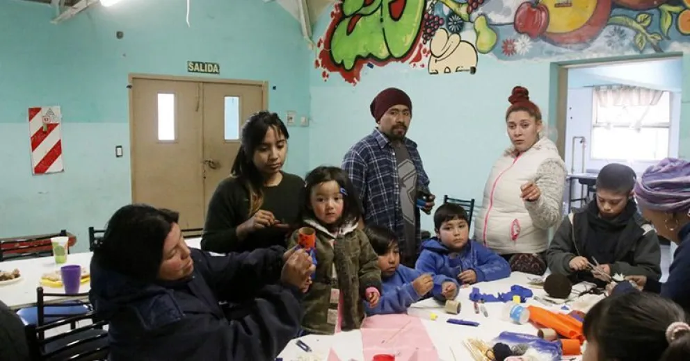 Pequeños Fuertes invita a los adultos mayores a compartir las tardes de domingo