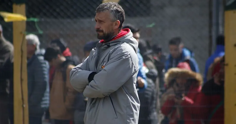 Fútbol de cancha grande o futsal: el eterno dilema en Bariloche