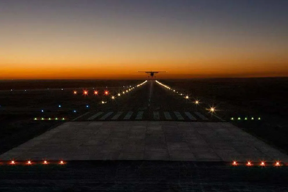 Río Negro refuerza su compromiso con una conectividad aérea federal