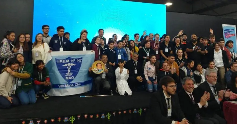 Escuela de Ñirihuau premiada en la maratón nacional de programación y robótica
