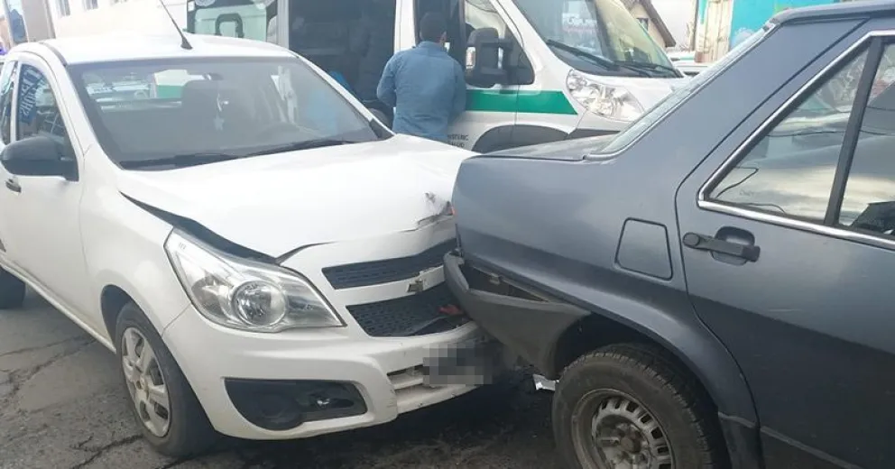 Choque y pelea en la esquina  de Onelli y Albarracín