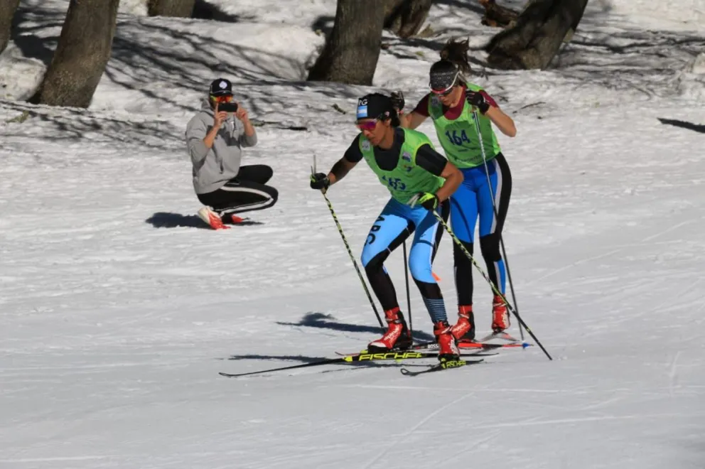 Cecilia Domínguez y Franco Dal Farra, en lo más alto de los podios en Chapelco
