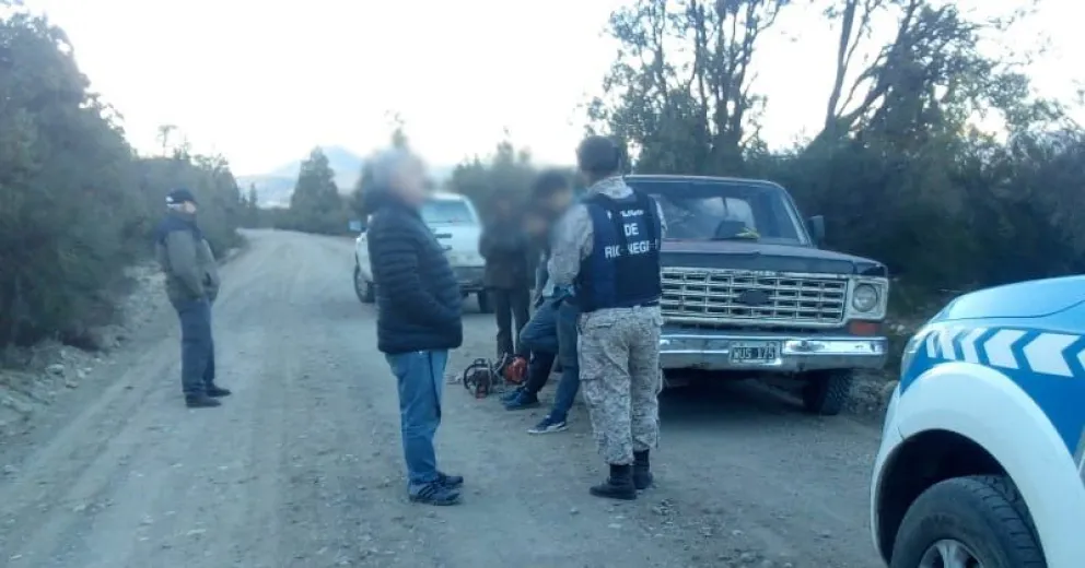 En diferentes operativos sorprendieron a cazadores y taladores furtivos