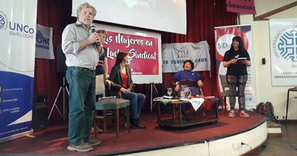 Dora Barrancos y Verónica Sforzin ofrecieron un conversatorio en la Universidad del Comahue