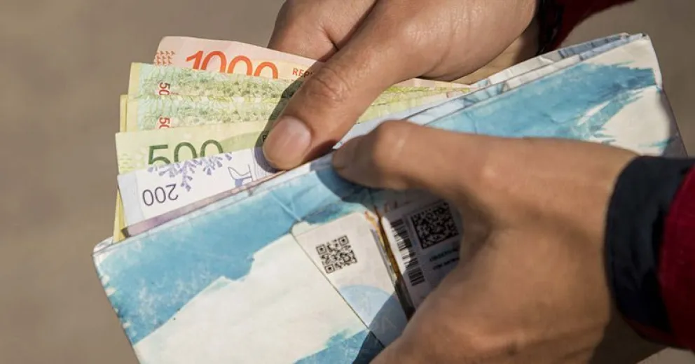 Estatales rionegrinos cobrarán sus salarios entre el 1 y 5 de octubre