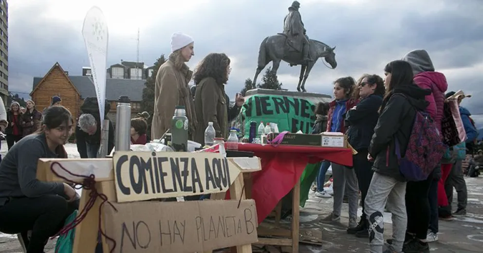 Jóvenes concientizaron sobre el calentamiento global