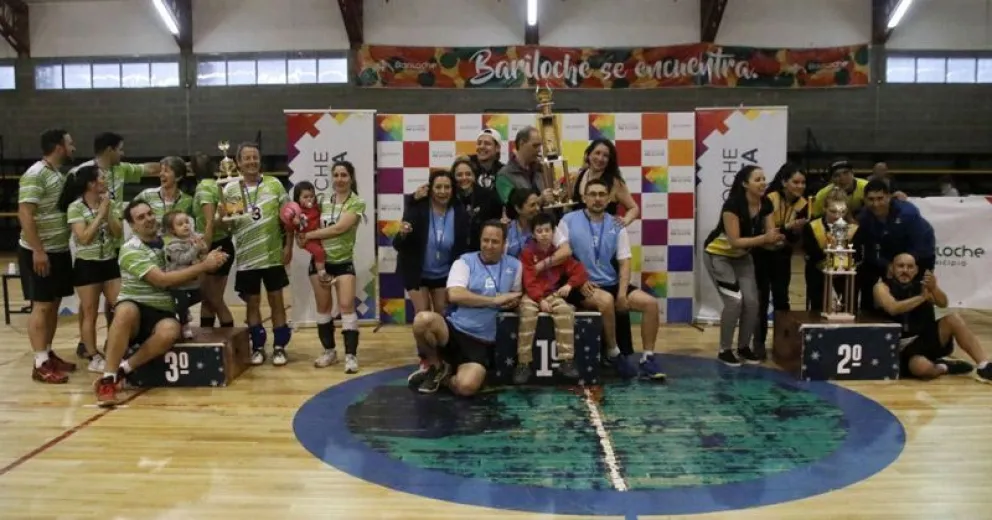 Amigos del CEF se quedó con el segundo Torneo Municipal Mixto Maxi 30