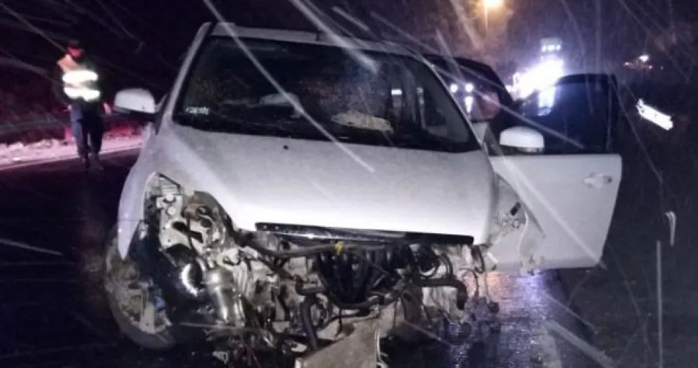 Mordieron banquina y se les desprendió una cubierta