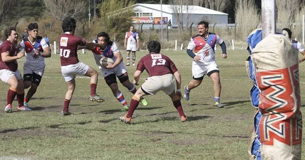 Con otra victoria Dina Huapi Rugby Club se acerca al campeonato