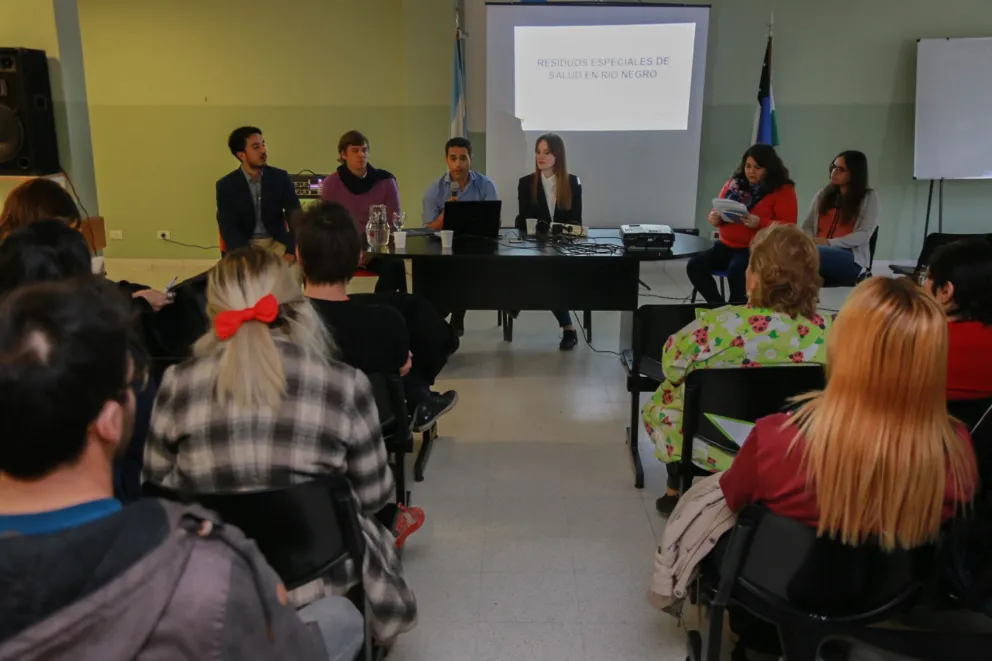 Personal hospitalario se capacita en gestión de residuos