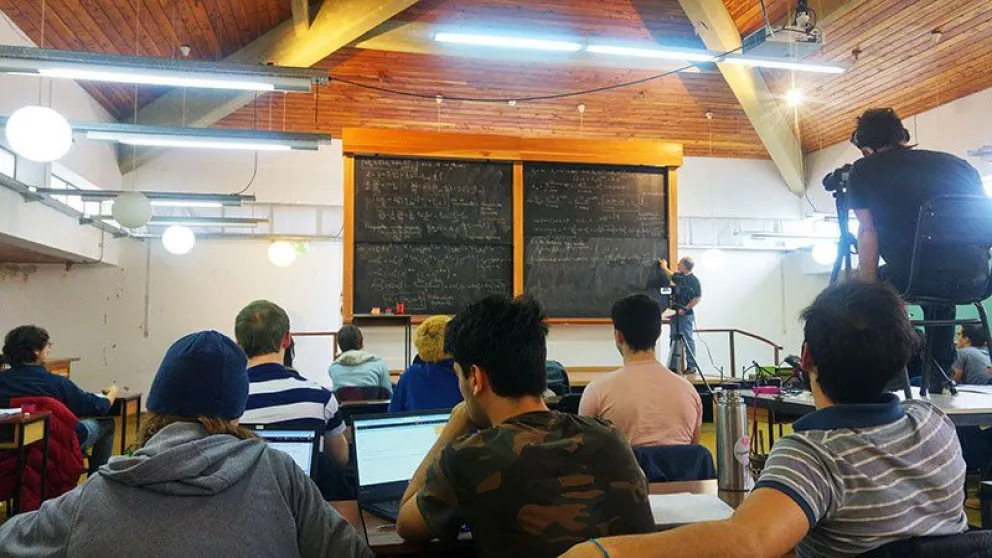 El Balseiro comenzó a mostrar sus clases en YouTube