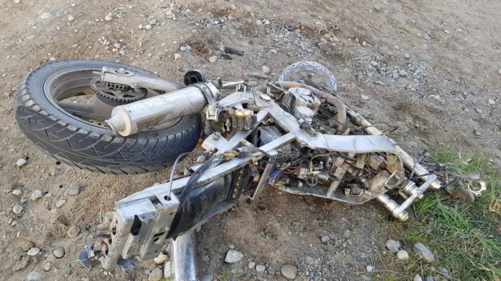 Un motociclista falleció tras fuerte choque contra un auto