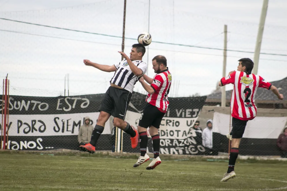 Estudiantes ganó y sumó de a tres por primera vez en el torneo