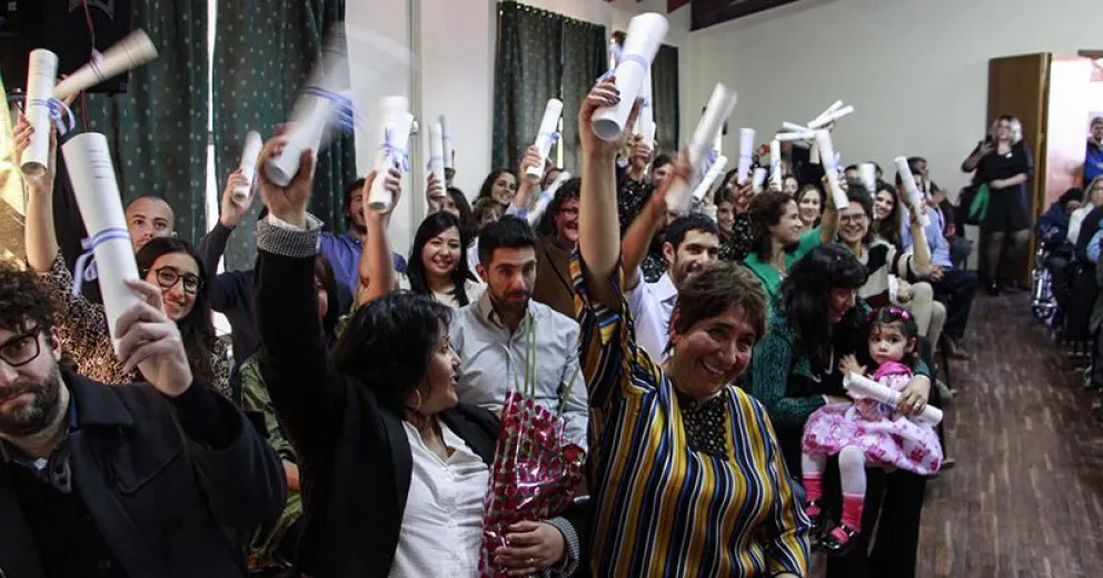 Emotivo acto de colación de profesionales en la Universidad del Comahue