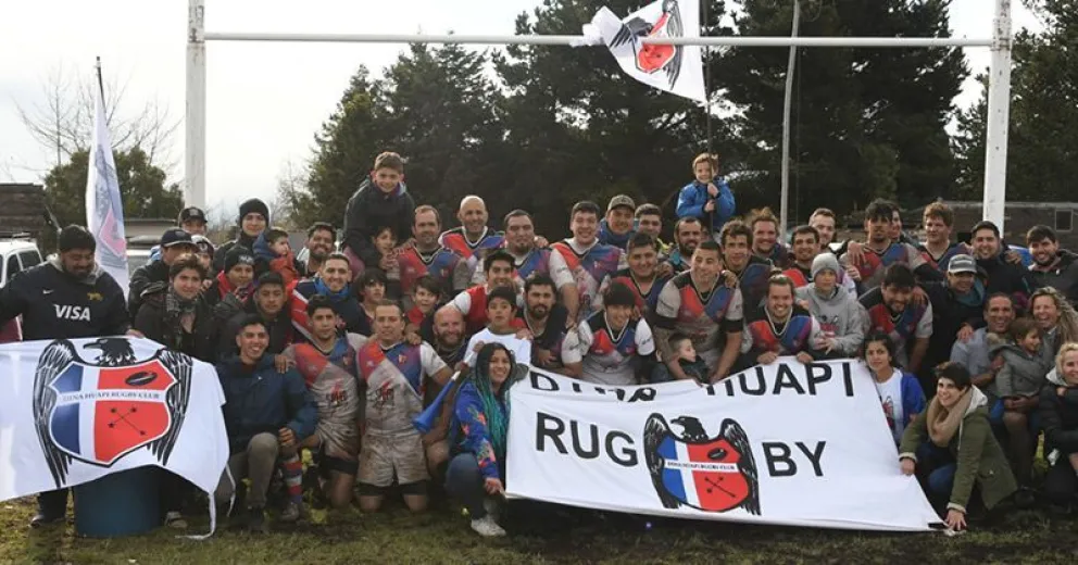 El humilde Dina Huapi es campeón del Regional de Rugby