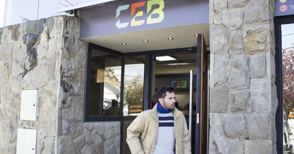 ¿Cuáles son los requisitos para votar en las elecciones de la CEB?