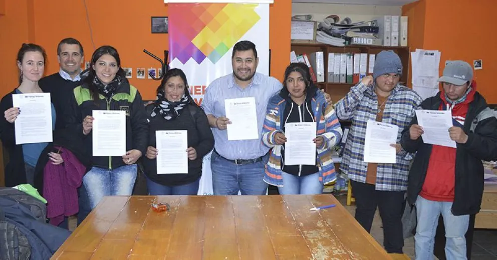 Convenio por terrenos entre el IMTVHS y las cooperativas de estacionamiento medido