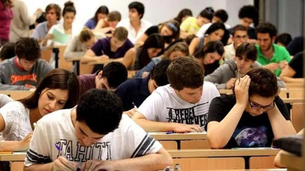 Macri prometió premios para los estudiantes de las becas Progresar