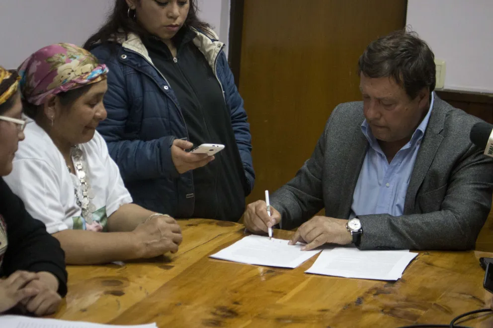 Weretilneck ante la situación en el cerro Ventana: “Cualquier desalojo es una situación de riesgo”