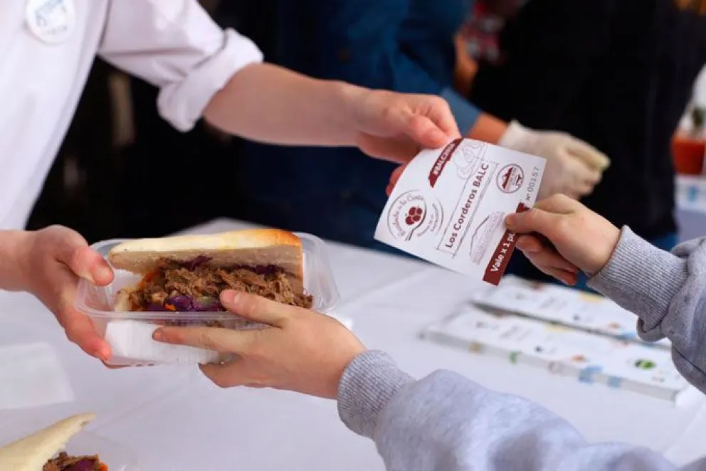 Seis equipos de cocineros participarán de una nueva edición solidaria de “Los Corderos de Bariloche a La Carta”