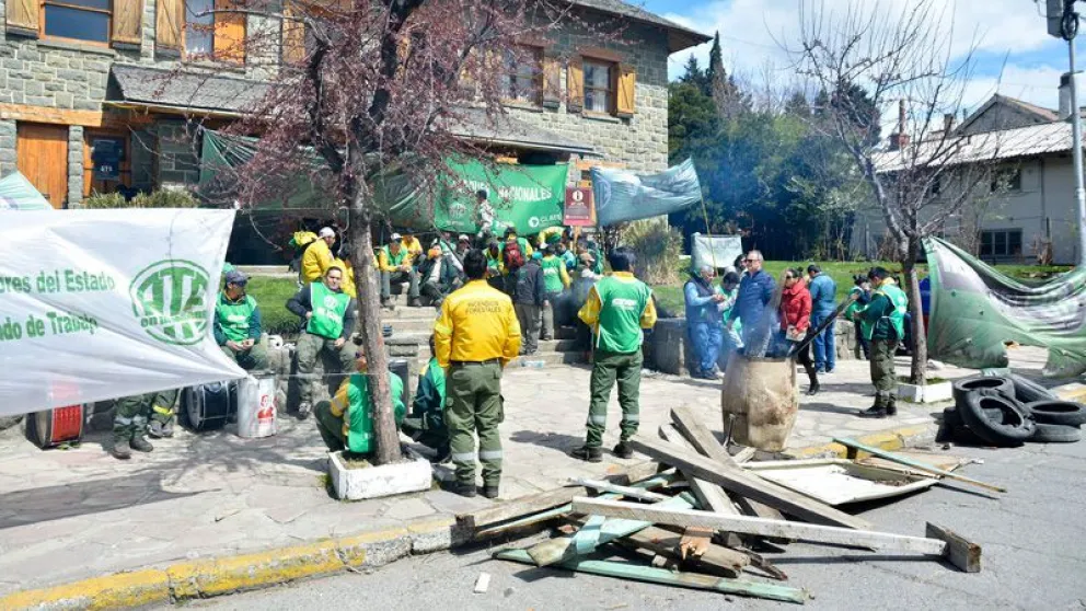 Trabajadores tomaron la Intendencia de Parques Nacionales