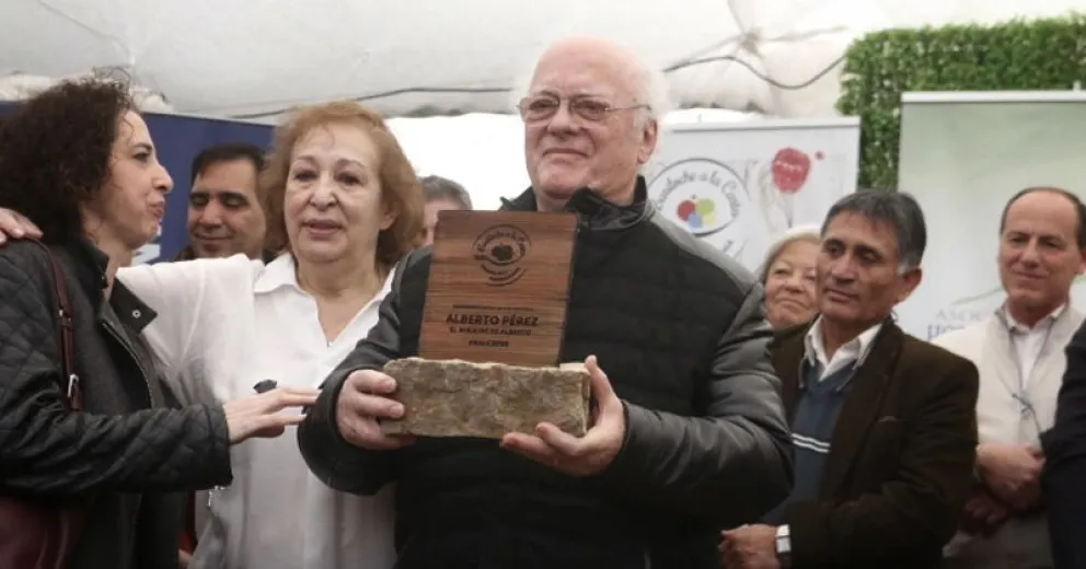 Alberto Pérez recibió el Premio a la Trayectoria