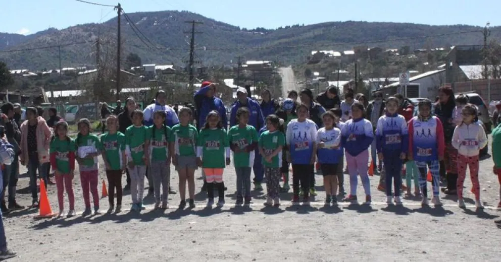 Carreras de Calle reunió más de 100 atletas de todas las edades