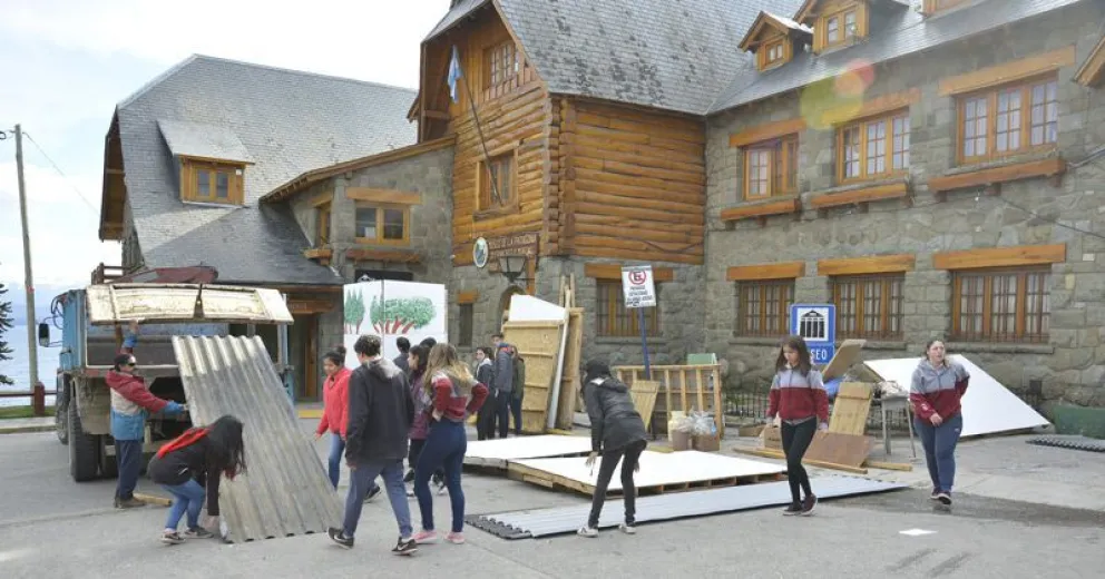 Desde este viernes, los stands de la Semana de la Juventud copan el Centro Cívico