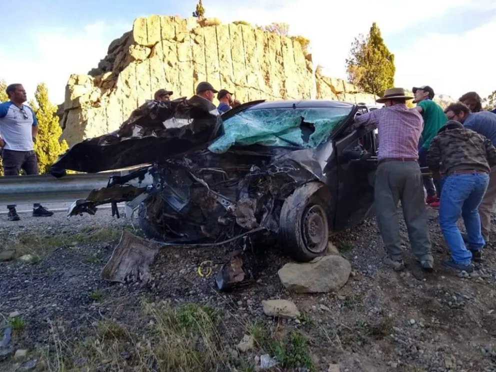 Un hombre y su hijo murieron tras fatal accidente en la Ruta 237