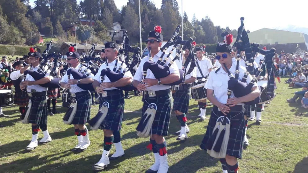 Un gran espectáculo se desarrolló en el cierre del octavo Encuentro Sudamericano de Bandas de Gaitas