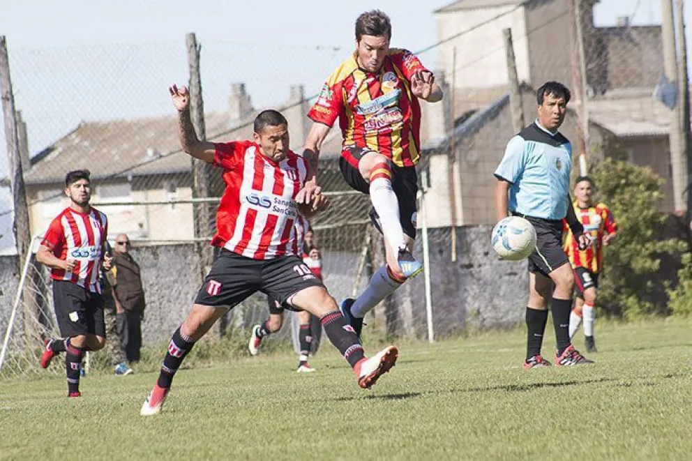 Cruz del Sur y Estudiantes chocan en una nueva edición del clásico de la ciudad