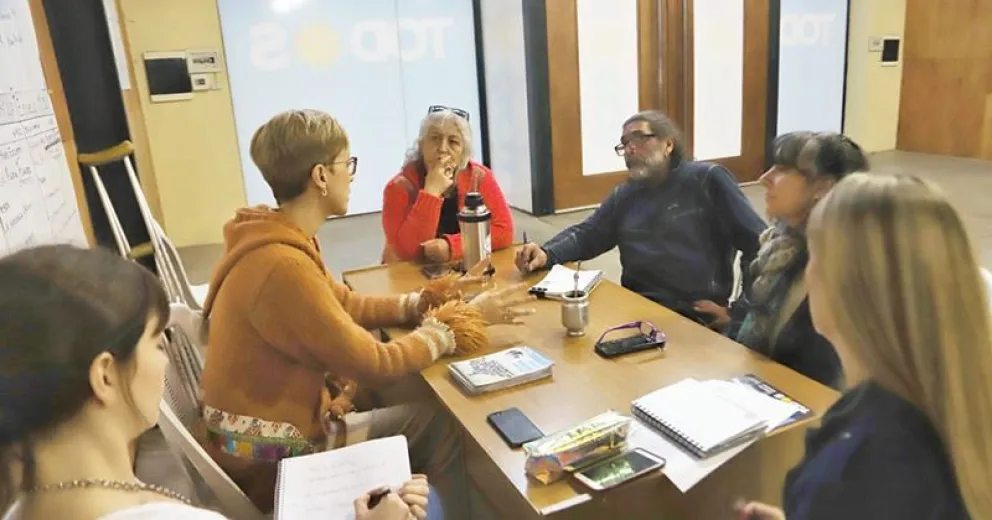 García Larraburu se reunió con referentes de la economía social
