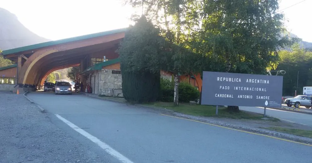 Recomiendan viajar a Chile sólo en casos de urgencia