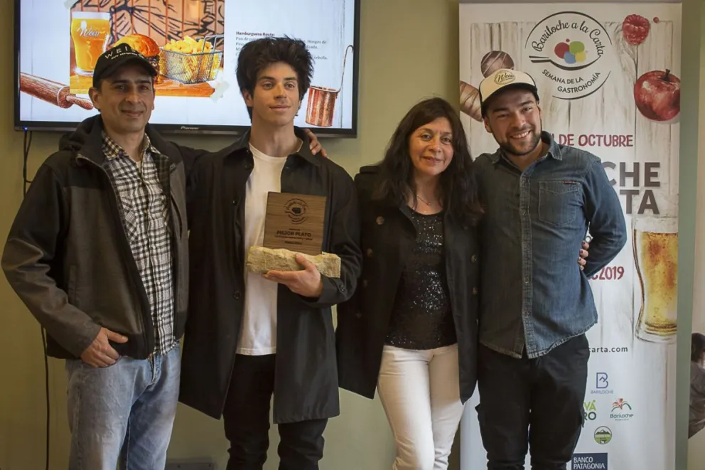 Chefs de Bariloche recibieron sus premios de BALC y la Sociedad Rural lo recaudado en el cordero solidario