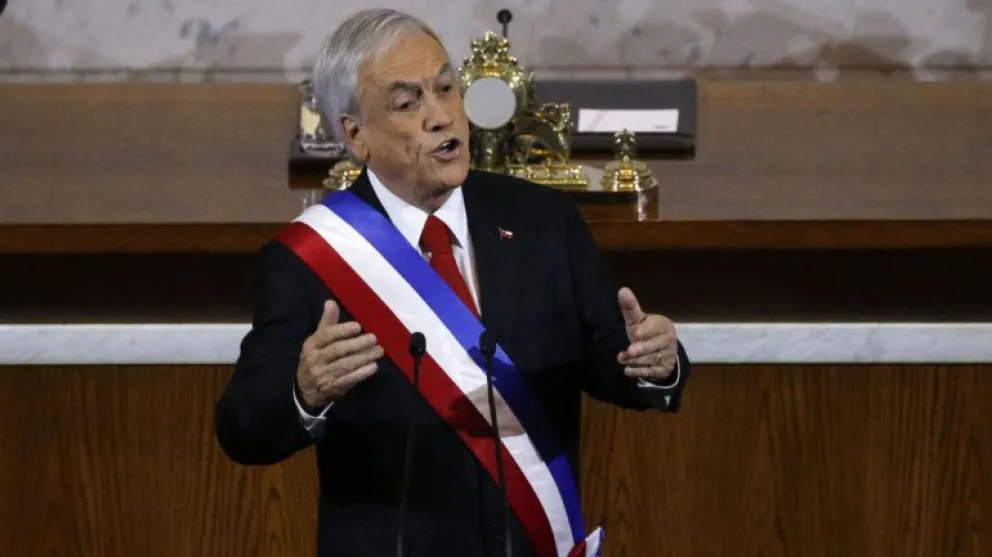 El presidente Piñera pidió la renuncia de todos sus ministros