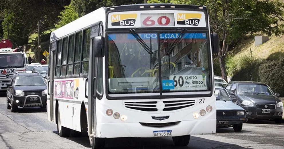Choferes de micros harán paro nacional el viernes si no hay acuerdo salarial