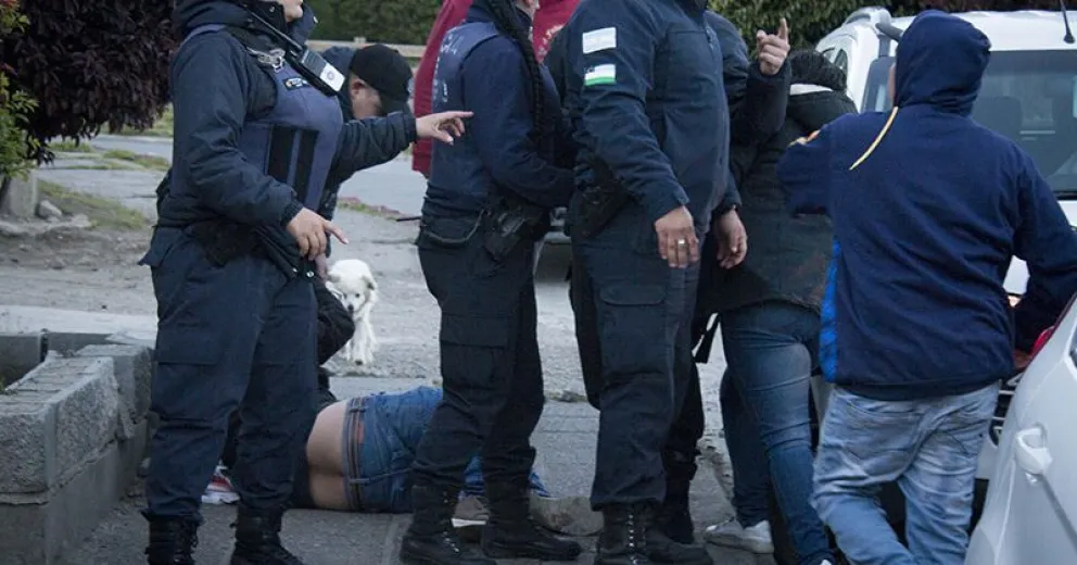 Agresiones, corridas y detenidos al final del partido entre Cruz del Sur y Estudiantes