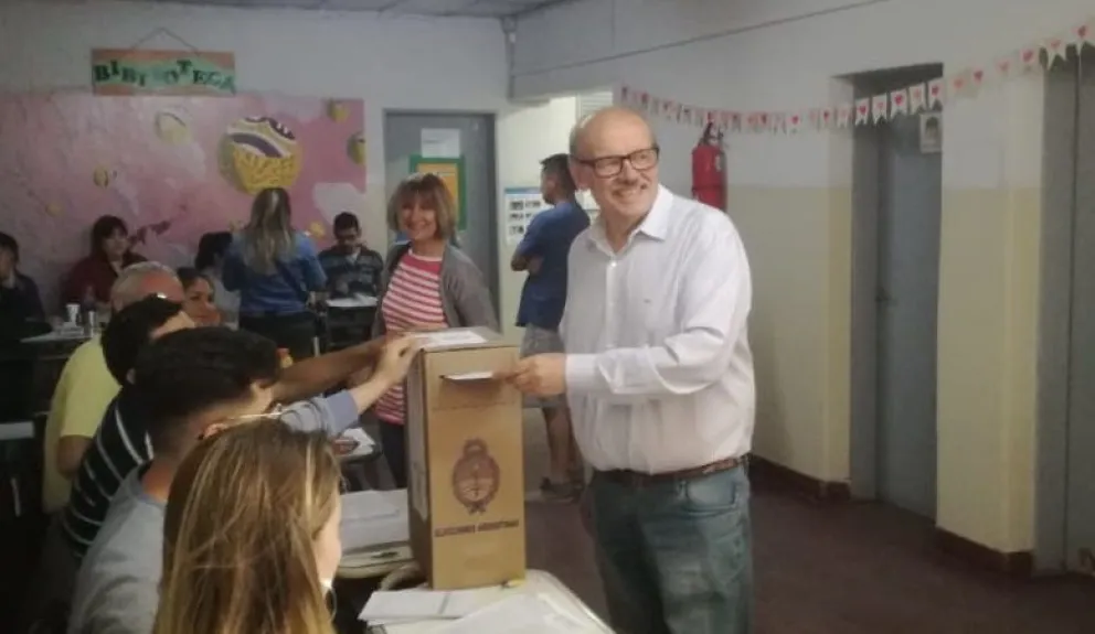 Luis Di Giácomo votó y destacó la "normalidad" con la que se viven los comicios