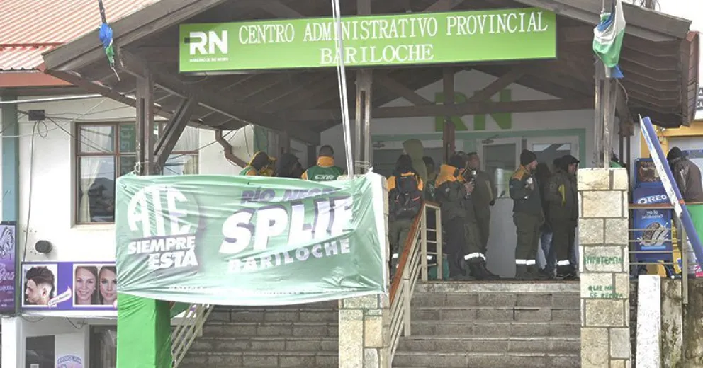 Trabajadores del SPLIF se manifestaron en el Centro Administrativo